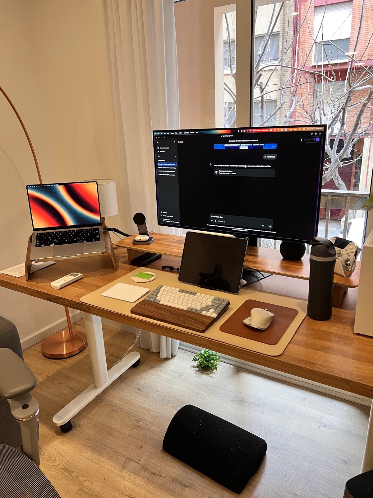 The workstation in daylight